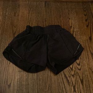 Lululemon black hotty hot shorts size 2
